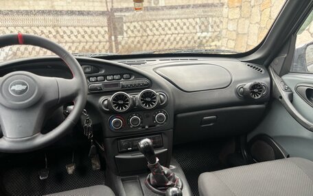 Chevrolet Niva I рестайлинг, 2003 год, 260 000 рублей, 11 фотография