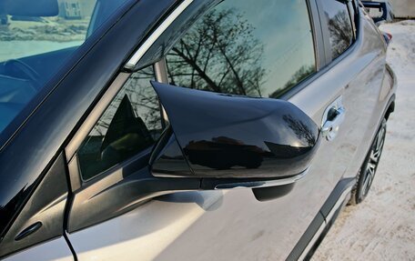 Toyota C-HR I рестайлинг, 2019 год, 1 880 000 рублей, 8 фотография