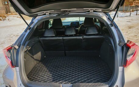 Toyota C-HR I рестайлинг, 2019 год, 1 880 000 рублей, 19 фотография