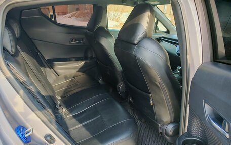 Toyota C-HR I рестайлинг, 2019 год, 1 880 000 рублей, 17 фотография