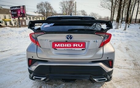 Toyota C-HR I рестайлинг, 2019 год, 1 880 000 рублей, 11 фотография