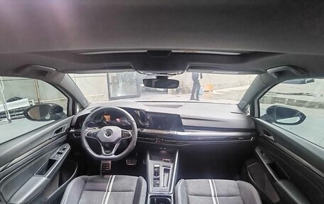 Volkswagen Golf VIII, 2022 год, 2 900 000 рублей, 24 фотография