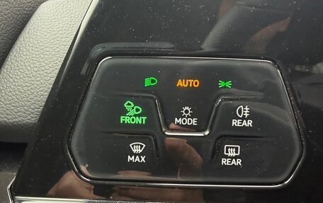 Volkswagen Golf VIII, 2022 год, 2 900 000 рублей, 18 фотография