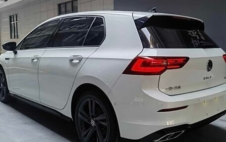 Volkswagen Golf VIII, 2022 год, 2 900 000 рублей, 28 фотография