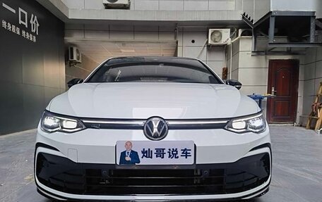 Volkswagen Golf VIII, 2022 год, 2 900 000 рублей, 32 фотография