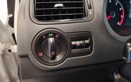 Volkswagen Polo VI (EU Market), 2015 год, 725 000 рублей, 11 фотография