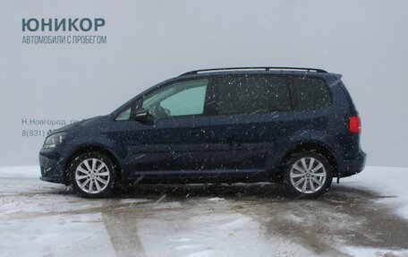 Volkswagen Touran III, 2013 год, 989 000 рублей, 2 фотография