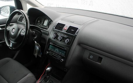 Volkswagen Touran III, 2013 год, 989 000 рублей, 7 фотография