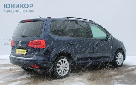 Volkswagen Touran III, 2013 год, 989 000 рублей, 5 фотография