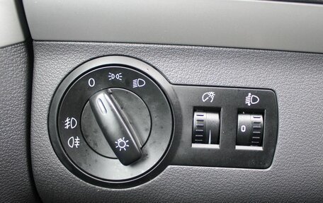 Volkswagen Touran III, 2013 год, 989 000 рублей, 11 фотография