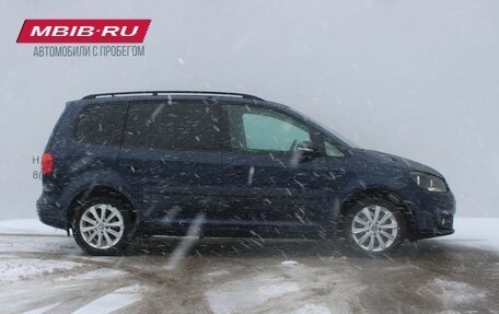 Volkswagen Touran III, 2013 год, 989 000 рублей, 4 фотография