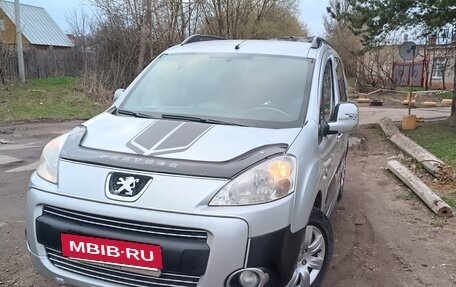 Peugeot Partner II рестайлинг 2, 2011 год, 950 000 рублей, 3 фотография