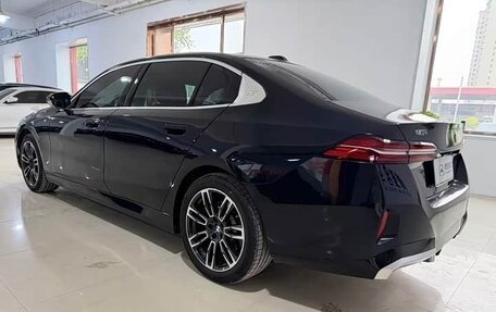 BMW 5 серия, 2025 год, 7 200 000 рублей, 10 фотография
