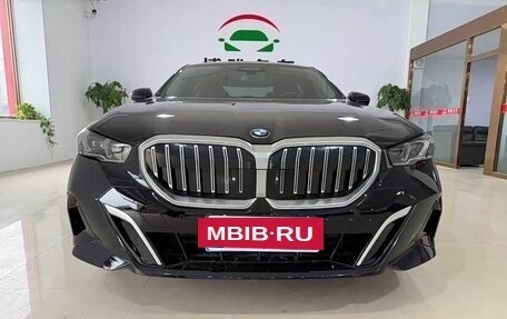 BMW 5 серия, 2025 год, 7 200 000 рублей, 2 фотография
