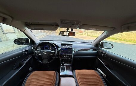 Toyota Camry, 2017 год, 2 100 000 рублей, 4 фотография