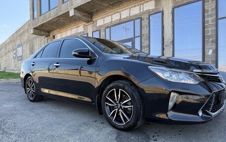 Toyota Camry, 2017 год, 2 100 000 рублей, 10 фотография