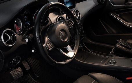 Mercedes-Benz GLA, 2015 год, 1 700 000 рублей, 10 фотография