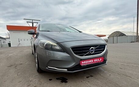 Volvo V40 II рестайлинг, 2015 год, 1 350 000 рублей, 1 фотография