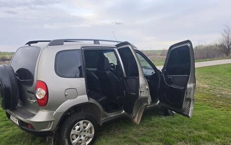 Chevrolet Niva I рестайлинг, 2015 год, 405 000 рублей, 8 фотография