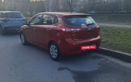 KIA Rio III рестайлинг, 2013 год, 750 000 рублей, 2 фотография