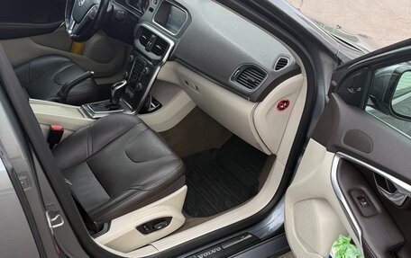 Volvo V40 II рестайлинг, 2015 год, 1 350 000 рублей, 16 фотография