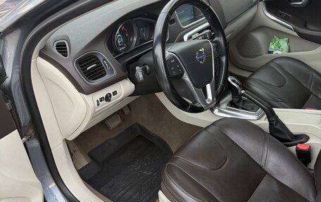 Volvo V40 II рестайлинг, 2015 год, 1 350 000 рублей, 13 фотография