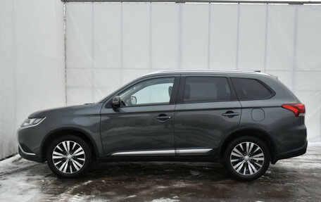 Mitsubishi Outlander III рестайлинг 3, 2018 год, 1 698 000 рублей, 8 фотография