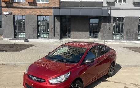 Hyundai Solaris II рестайлинг, 2012 год, 600 000 рублей, 1 фотография