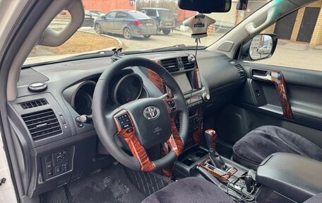 Toyota Land Cruiser Prado 150 рестайлинг 2, 2011 год, 3 200 000 рублей, 5 фотография