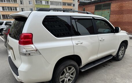 Toyota Land Cruiser Prado 150 рестайлинг 2, 2011 год, 3 200 000 рублей, 4 фотография