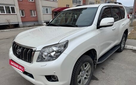 Toyota Land Cruiser Prado 150 рестайлинг 2, 2011 год, 3 200 000 рублей, 2 фотография