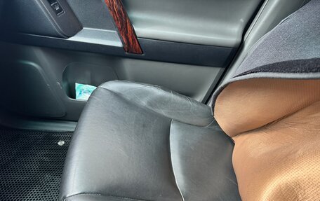 Toyota Land Cruiser Prado 150 рестайлинг 2, 2011 год, 3 200 000 рублей, 7 фотография