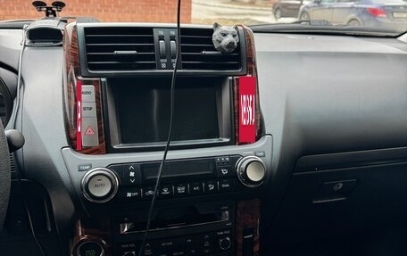 Toyota Land Cruiser Prado 150 рестайлинг 2, 2011 год, 3 200 000 рублей, 8 фотография