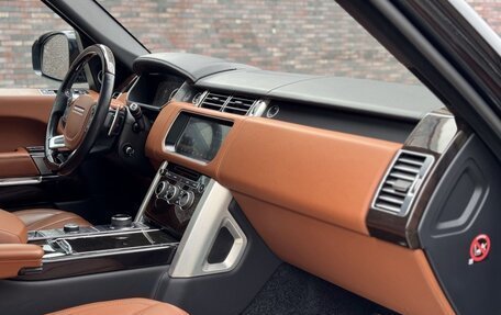 Land Rover Range Rover IV рестайлинг, 2017 год, 5 890 000 рублей, 30 фотография