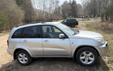 Toyota RAV4, 2004 год, 850 000 рублей, 2 фотография