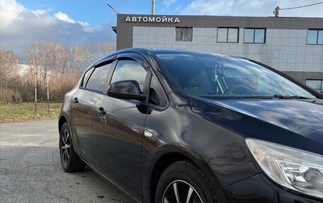 Opel Astra J, 2011 год, 850 000 рублей, 2 фотография