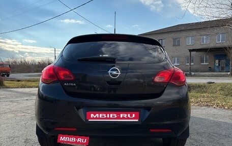 Opel Astra J, 2011 год, 850 000 рублей, 4 фотография