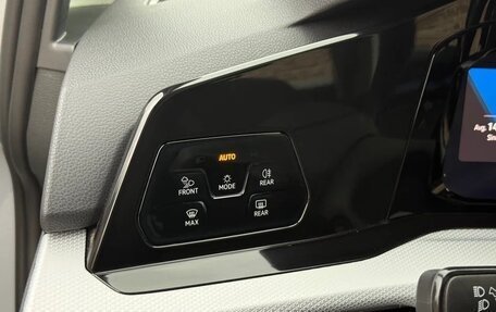 Volkswagen Golf VII, 2020 год, 2 399 000 рублей, 20 фотография