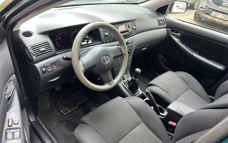 Toyota Corolla, 2004 год, 595 000 рублей, 13 фотография