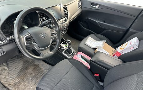 Hyundai Solaris II рестайлинг, 2021 год, 1 650 000 рублей, 22 фотография