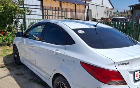 Hyundai Solaris II рестайлинг, 2015 год, 750 000 рублей, 2 фотография