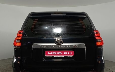 Toyota Land Cruiser Prado 150 рестайлинг 2, 2018 год, 3 950 000 рублей, 6 фотография