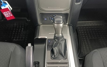 Toyota Land Cruiser Prado 150 рестайлинг 2, 2018 год, 3 950 000 рублей, 15 фотография