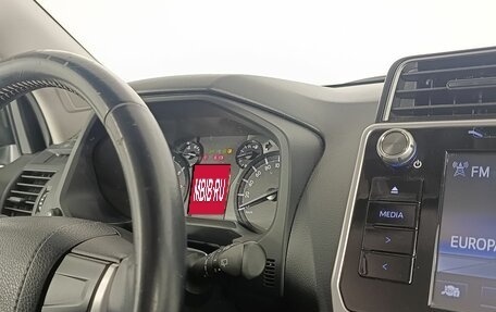 Toyota Land Cruiser Prado 150 рестайлинг 2, 2018 год, 3 950 000 рублей, 14 фотография