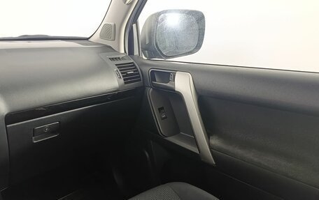 Toyota Land Cruiser Prado 150 рестайлинг 2, 2018 год, 3 950 000 рублей, 16 фотография