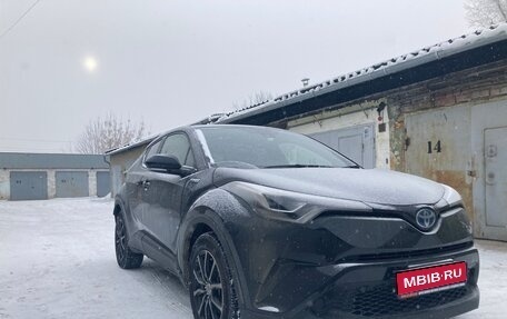 Toyota C-HR I рестайлинг, 2019 год, 1 850 000 рублей, 1 фотография