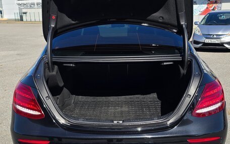 Mercedes-Benz E-Класс, 2019 год, 2 400 000 рублей, 6 фотография