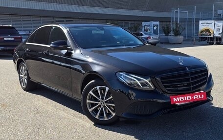 Mercedes-Benz E-Класс, 2019 год, 2 400 000 рублей, 2 фотография