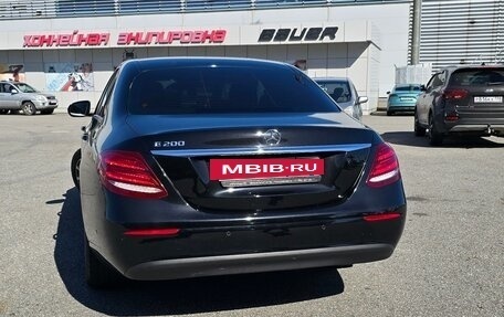 Mercedes-Benz E-Класс, 2019 год, 2 400 000 рублей, 4 фотография