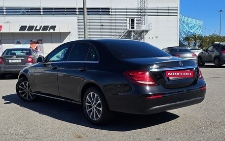 Mercedes-Benz E-Класс, 2019 год, 2 400 000 рублей, 5 фотография